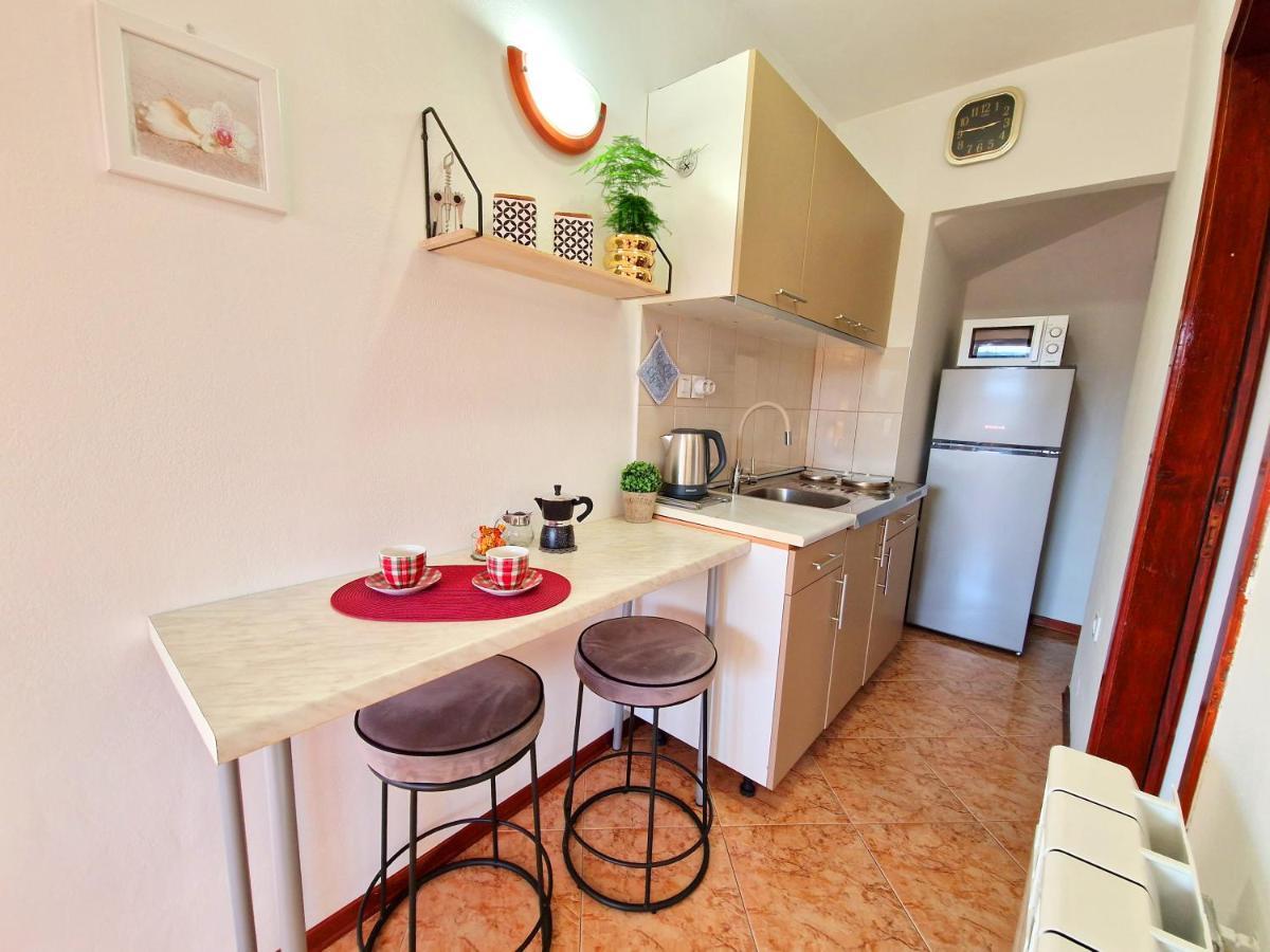 Apartmani Antonija Vozilici Exterior photo